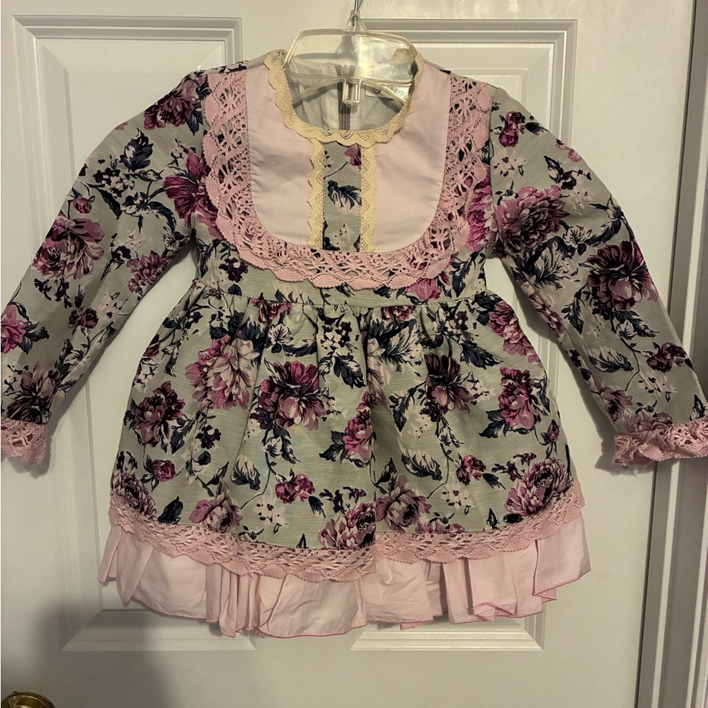 Elegant Pink and Gray Formal Dress with Ruffle Sleeves